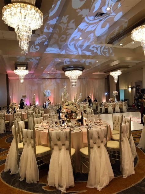 Avante banquets - Avante Banquets can host events for up to 550 guests. Avante is proud to be a premier wedding ceremony and reception venue in Fox River Grove and the Greater Chicagoland area.